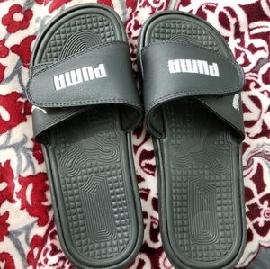 Puma velcro sides size 7